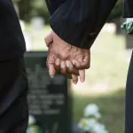 Aumento del permiso por fallecimiento de familiar de 2 a 10 días