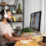 Un día de teletrabajo obligatorio para reducir costes: ¿Se aplicará en España?