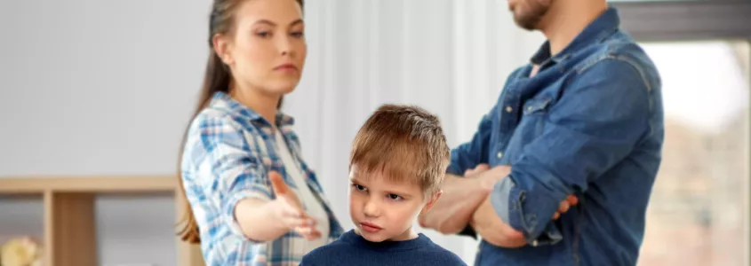 Cómo quitar la patria potestad a un padre o una madre en España