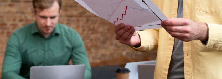 How much does FOGASA pay in 2025 and when does it pay after a company goes bankrupt?