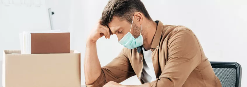 ¿Me pueden despedir estando de baja? Qué hacer si te pasa  →  Can I be dismissed while on sick leave? What to do if it happens to you